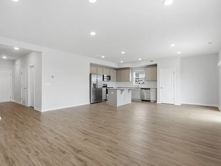 3901 Sadie St — Photo 7