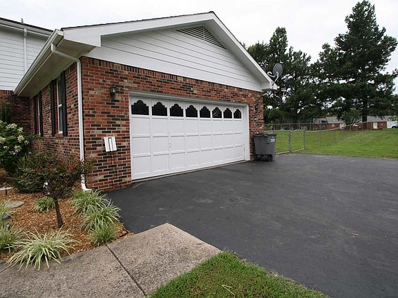 3rd image of 5001 Jewell Ln