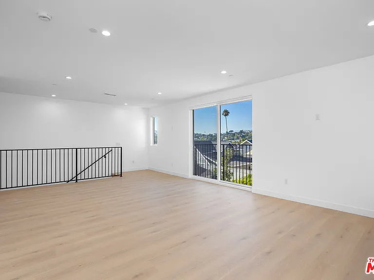 1330 Mohawk St — Photo 5