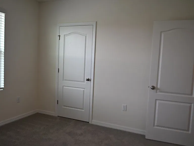 1341 Middle Lake Dr — Photo 20