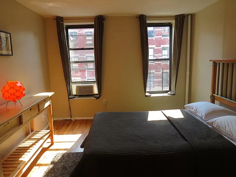 305 E 104th St #3W — Photo 1