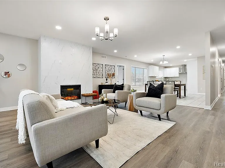 2080 Gladstone St #1 — Photo 3