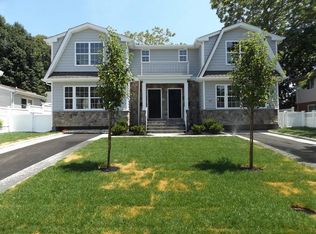 18 Marwood Rd N UNIT B, Pt Washington, NY 11050