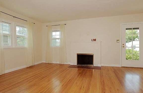 4th image of 6606 W 87th St