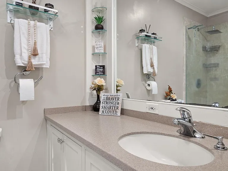 20 Daly St #2F — Photo 8