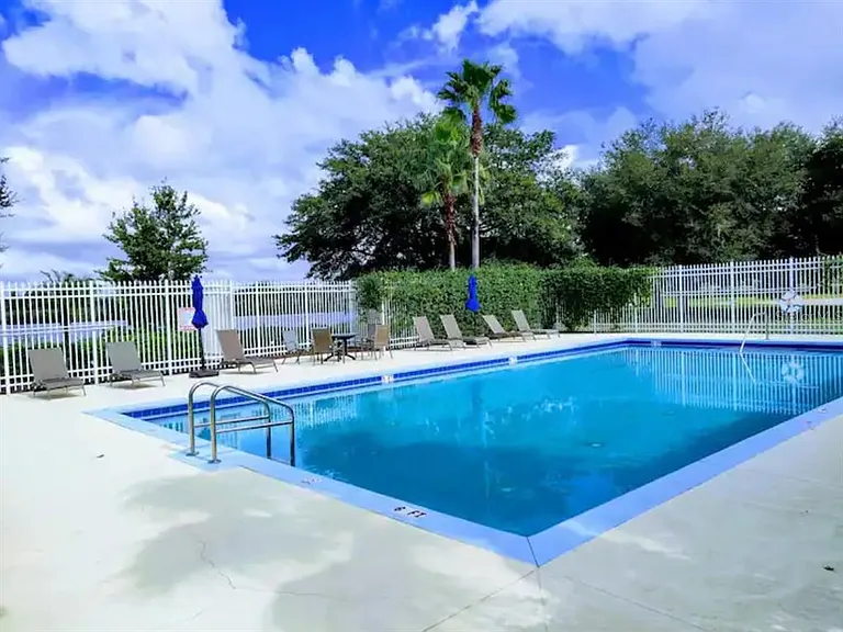 470 Lake Shore Pkwy — Photo 35