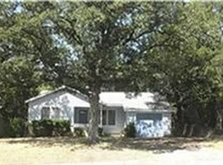 2400 Purselley Ave, Fort Worth, TX 76112
