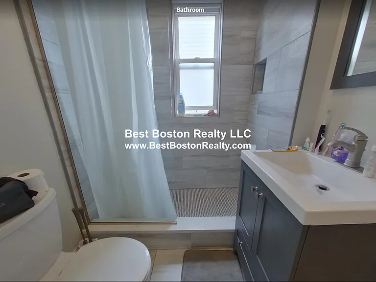 53 Hawthorne St — Photo 4