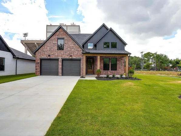 145 Paxton Cir, Arlington, TX 76013