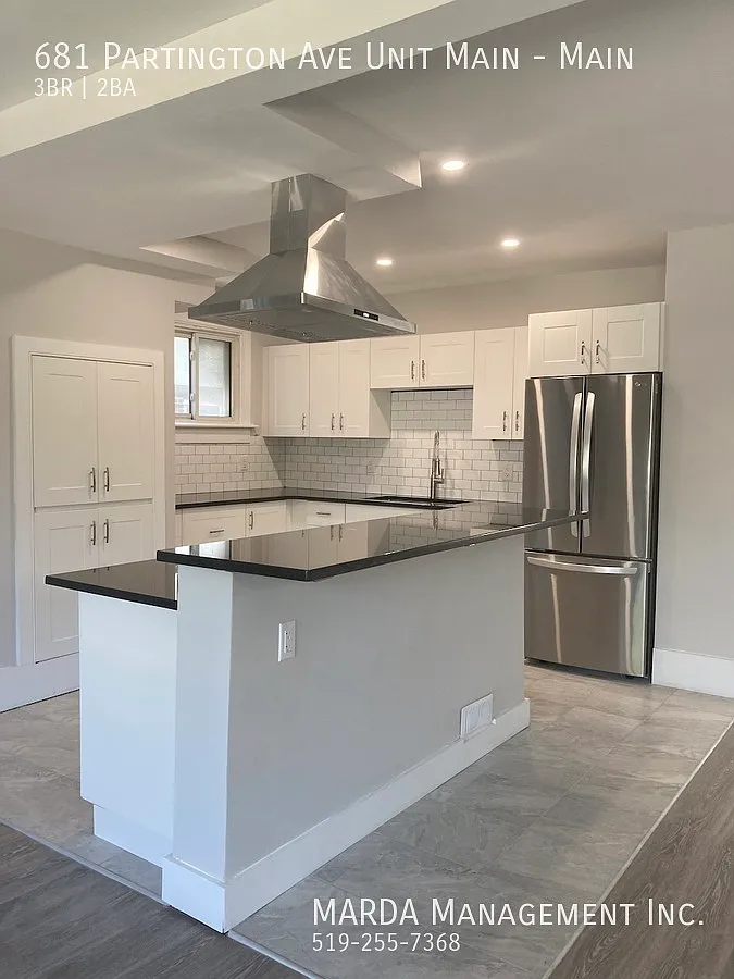 Modern & Spacious 3 Bed/1.5 Bath Home ! Plus %60 Hydro, Gas, Water — Photo 2