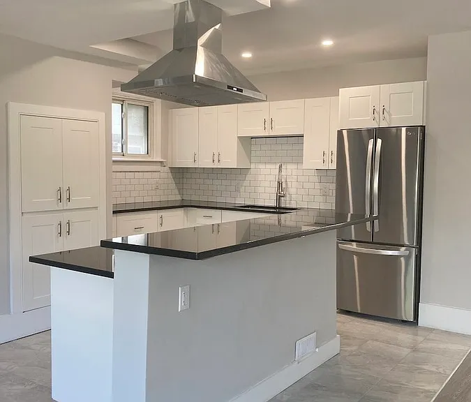 681 Partington Ave #MAIN — Photo 2