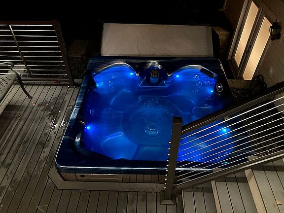 Built in Hot tub 