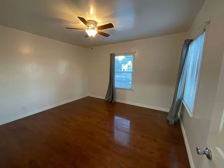 519 S Tamarind Ave — Photo 7