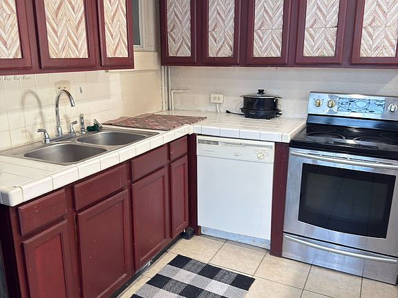 2nd image of 4545 Coquina Ave