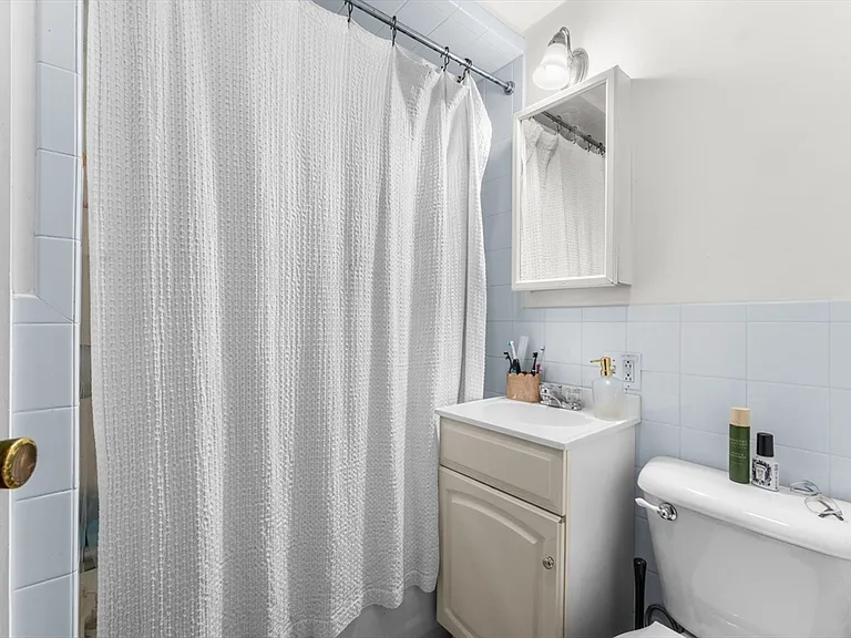 83 P St #3 — Photo 8