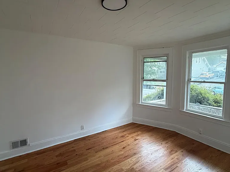 1419 Hiawatha Ave — Photo 11