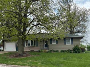402 E Buckeye St, Creston, IA 50801