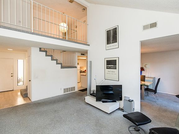 4th image of 211 Red Oak Ave