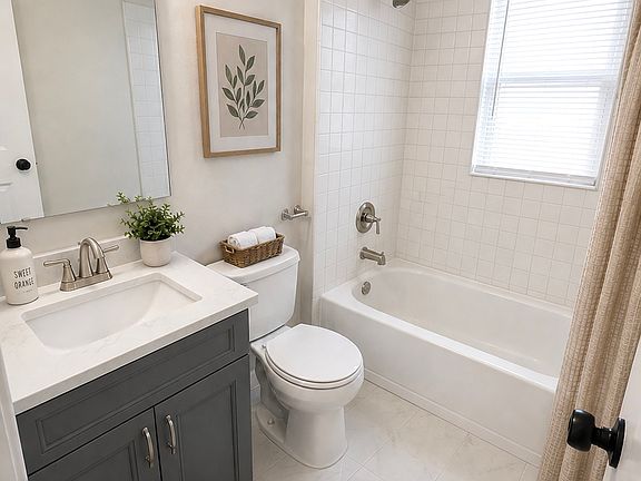 4th image of 3831 N 56th St #4
