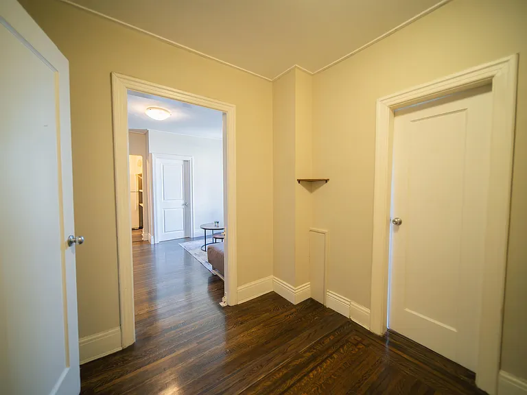 935 Jervis St #5 — Photo 11