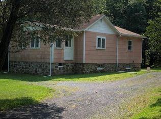 2345 E Scenic Dr, Bath, PA 18014