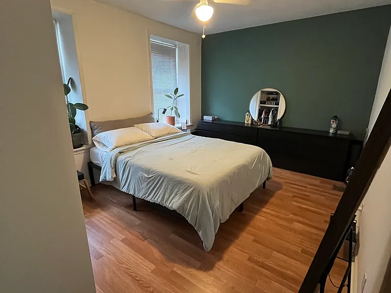 464 Parker Ave — Photo 7
