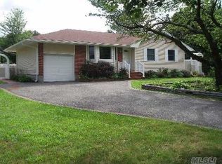 6 Pheasant Dr, Commack, NY 11725