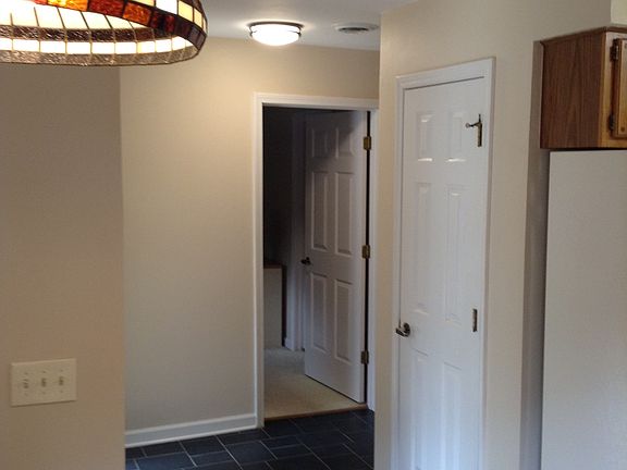 5th image of 403 N Scarlet Oak Ln