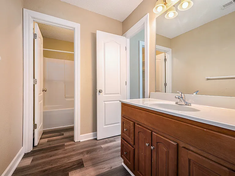 801 SW Peach Tree Ln — Photo 19