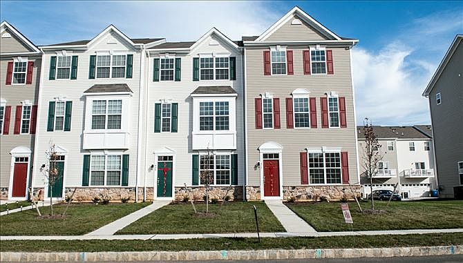 Ready Now homes at Richwood Crossing by Beazer