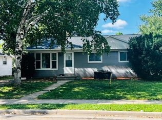 937 Gail Ave, Neenah, WI 54956