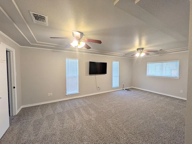 6618 Cloverbend St — Photo 40