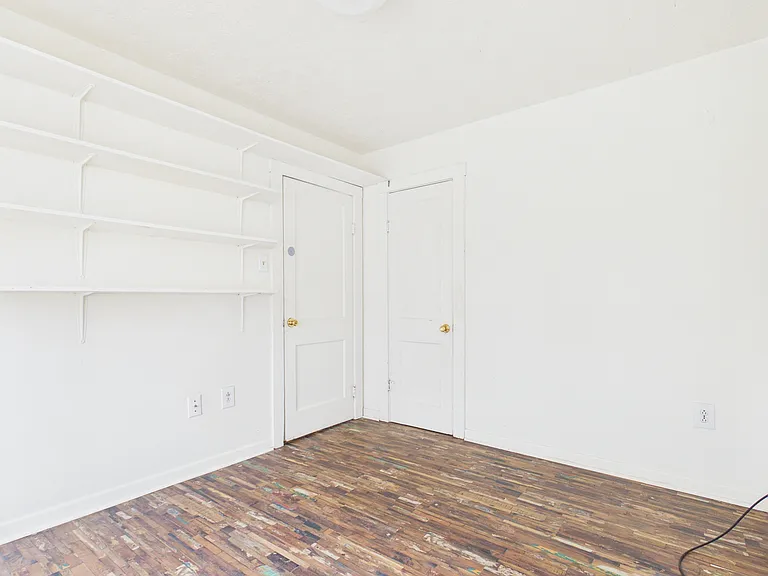 138 Watson St — Photo 15