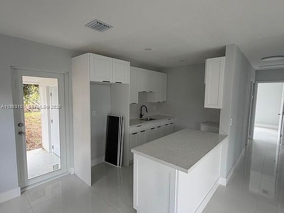 5th image of 16441 NW 18th Ave