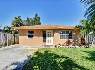 1213 Peak Rd, Lake Worth, FL 33462