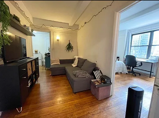 Rented by Green Home NY Realty LLC | media 3