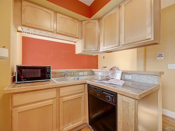 5th image of 1629 Clarkson Street #33