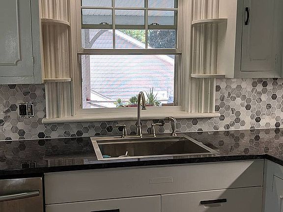 2nd image of 24 Mill St
