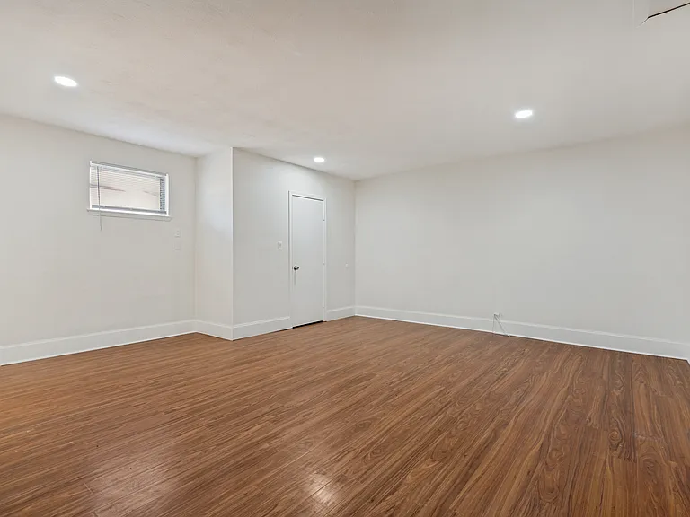 1818 Highland Dr — Photo 14
