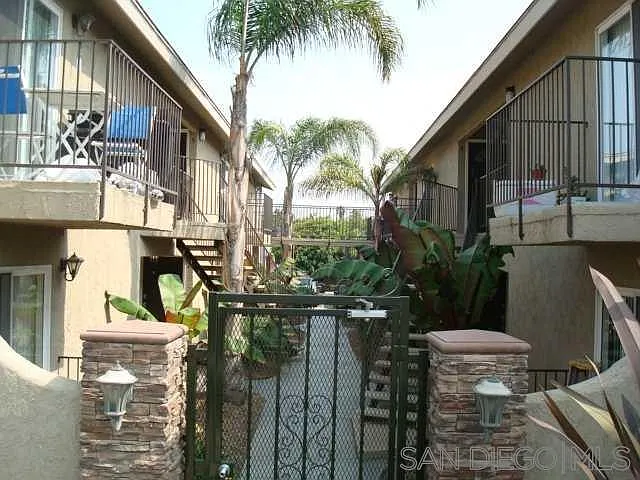 1324 Iris Ave #5 — Photo 3