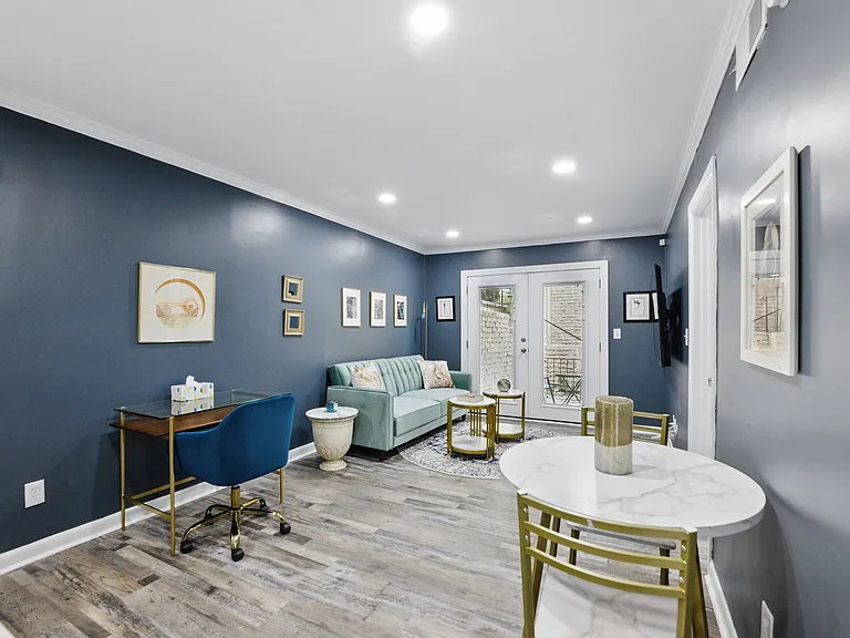 2805 NE Expy NE #B1 — Photo 3