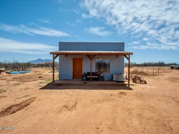 10133 E Vineyard Dr, Hereford, AZ 85615