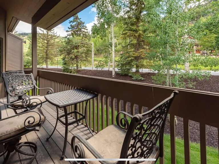 1583 Lakeside Cir — Photo 20