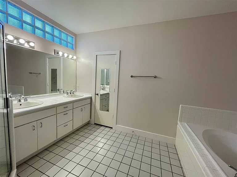 5901 Fairdale Ln #4 — Photo 5