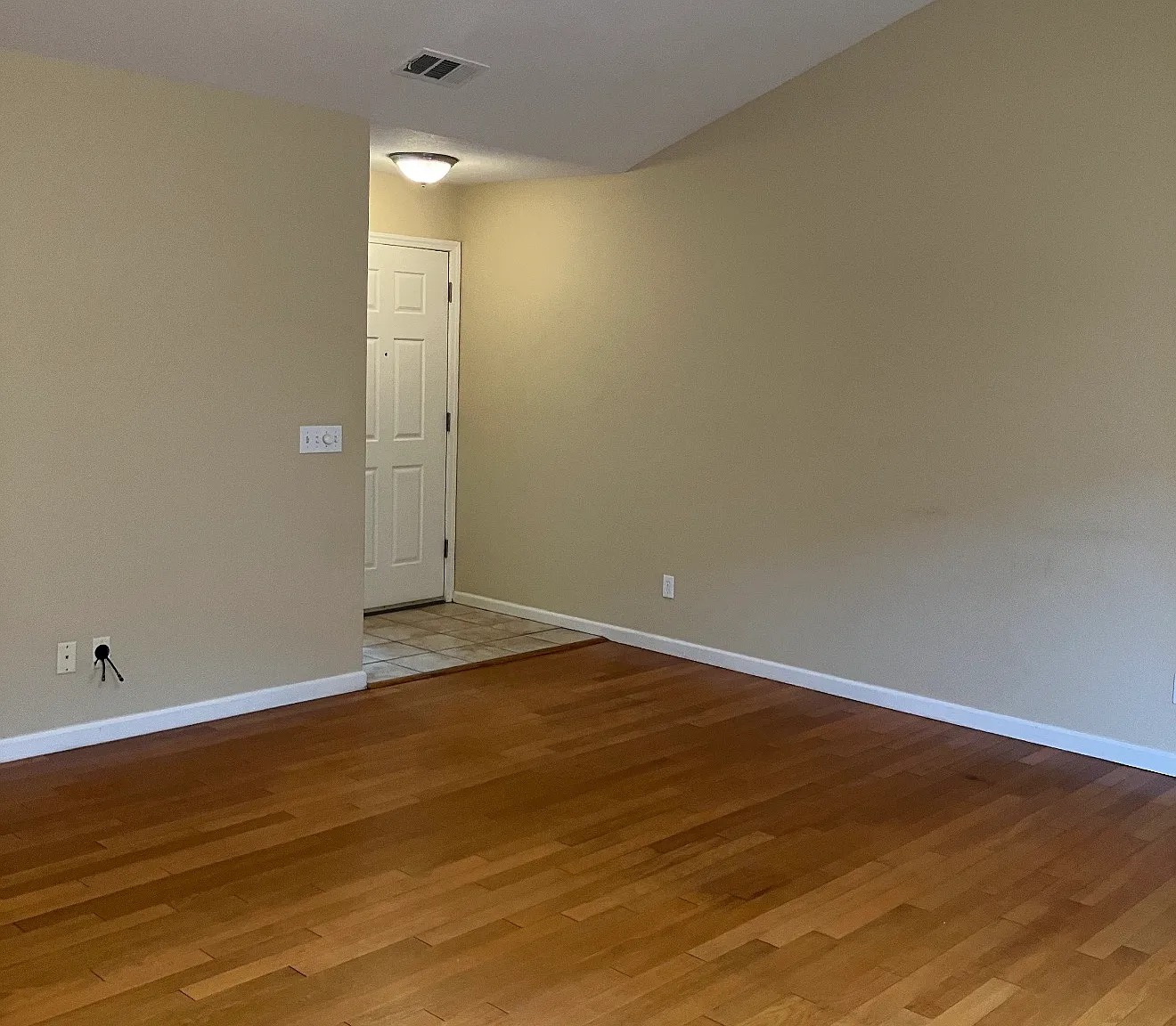 2 bed, 1100 sqft, $2,499 — Photo 1