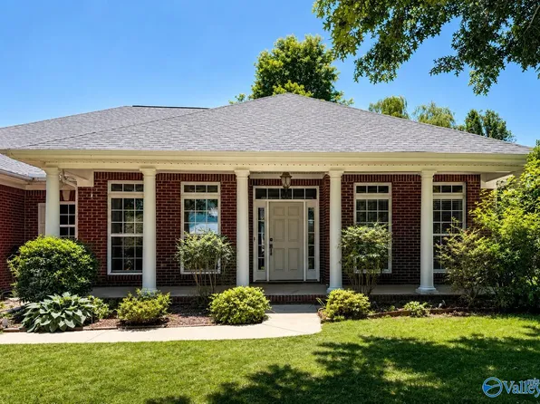 3015 Cobble Farms Dr SE, Owens Cross Roads, AL 35763