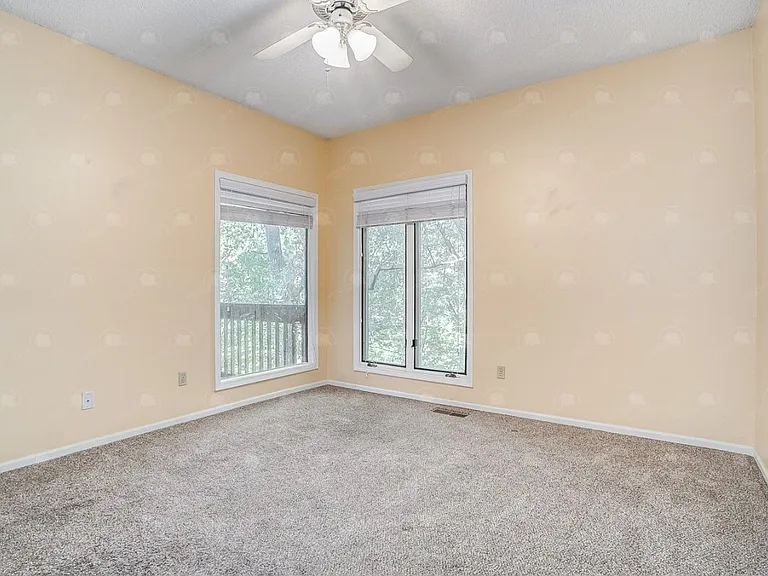 4800 Horton St — Photo 14