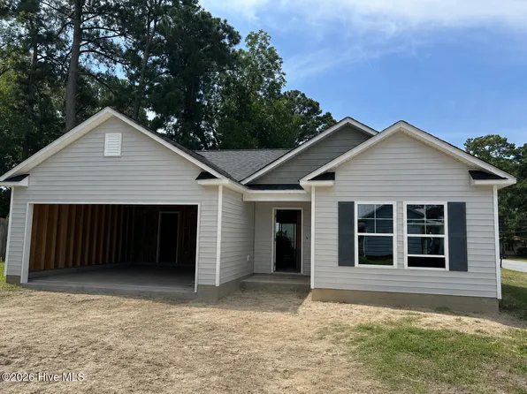 107 W Burnette Street, Pinetops, NC 27864