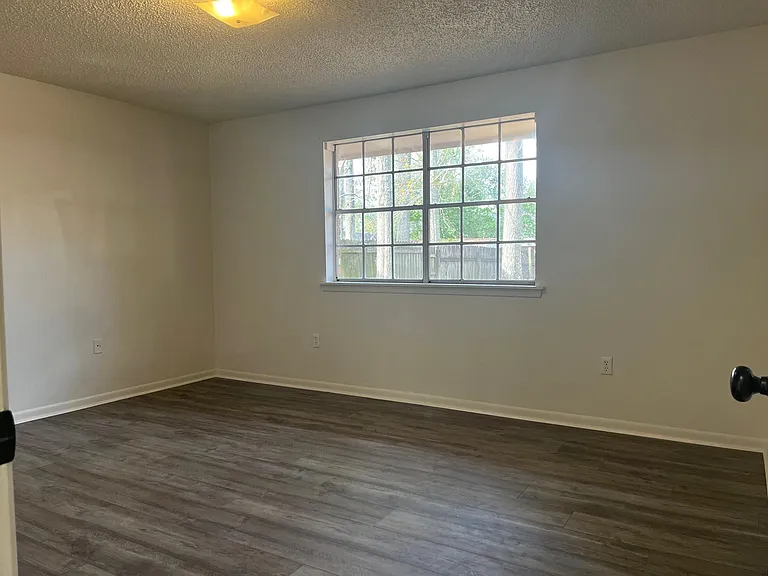 16749 Dahlgren Ave — Photo 5