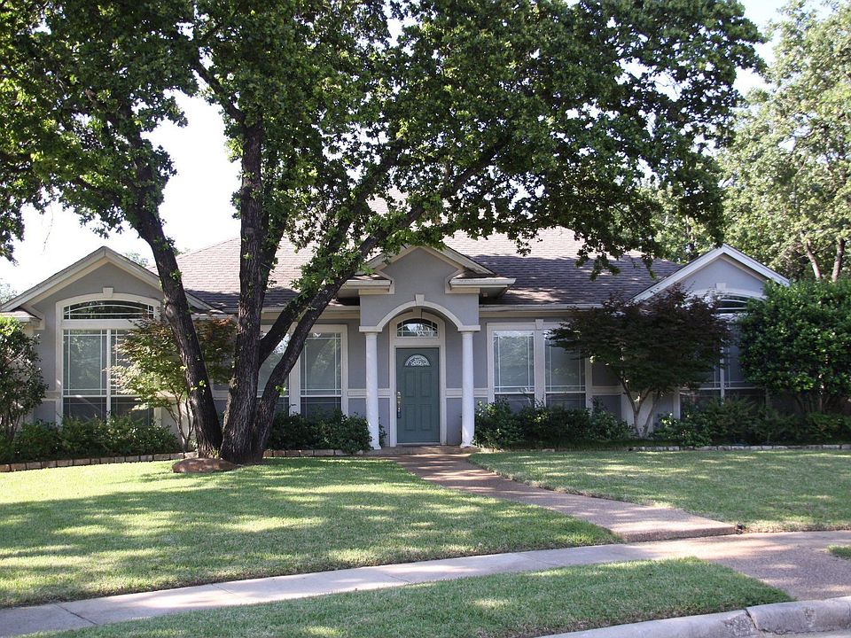 1st image of 7408 Woodhaven Dr